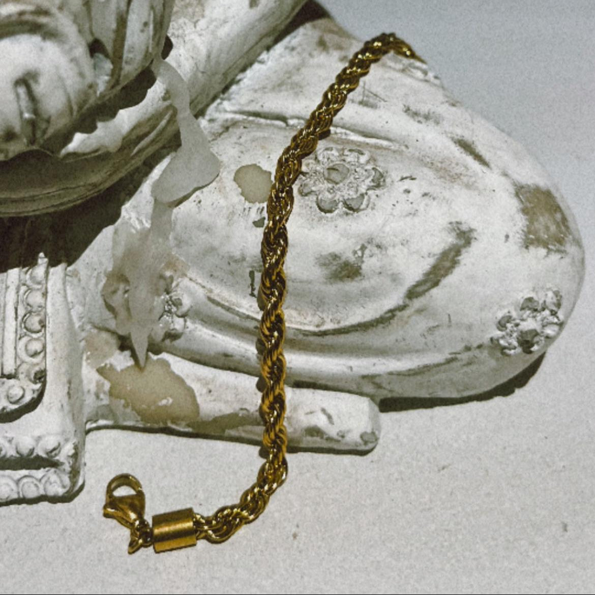 TWISTED ROPE BRACELET