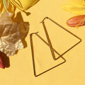 CHIC TRIANGLE EARRINGS